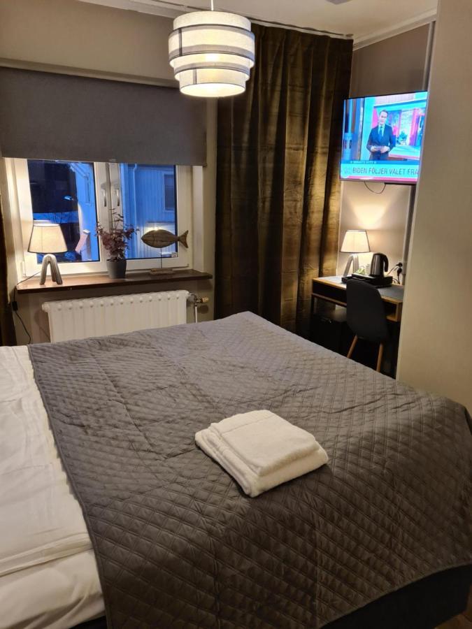 Dala-Jaerna Hotell Och Vandrarhem ภายนอก รูปภาพ